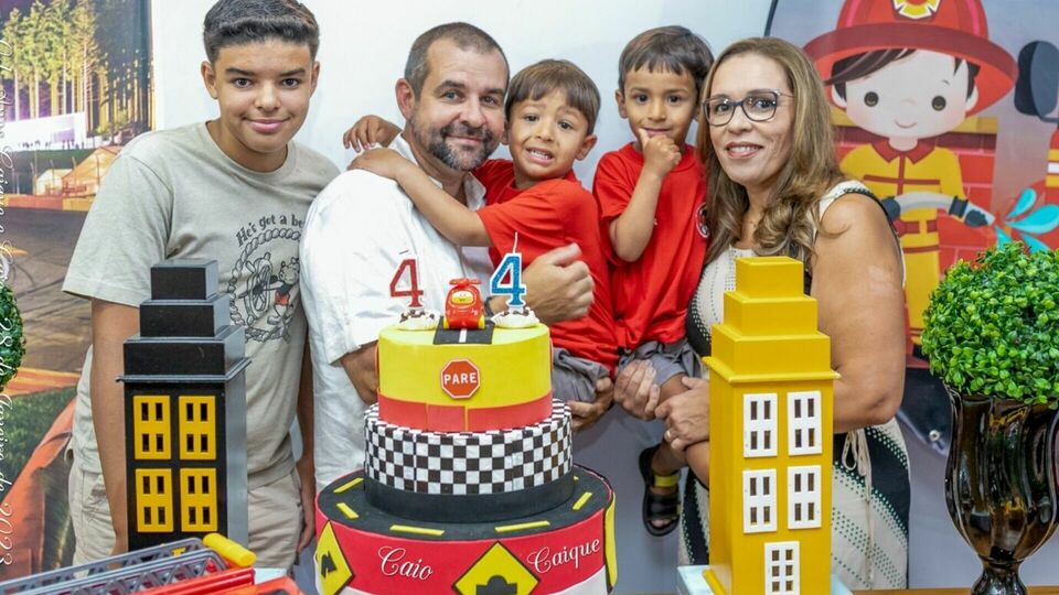 Caio e Caique 4 anos - Viva Vidfa - Fazendinha